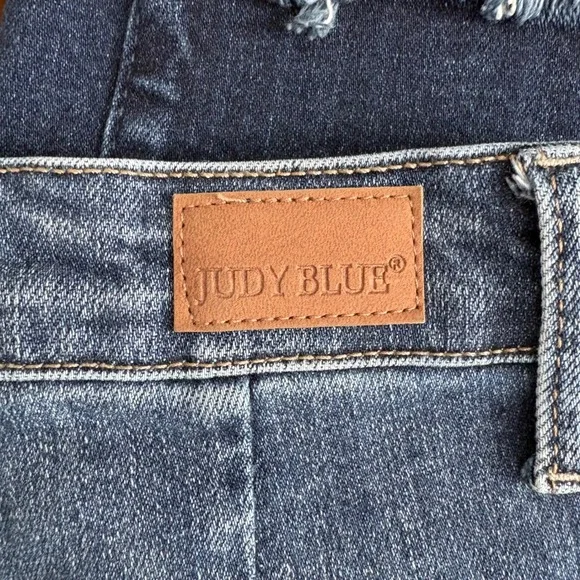 Judy Blue Women's Mid Wash Cropped Flare Jeans Distressed Frayed Hem Size 5 27 - Picture 6 of 6